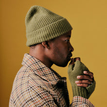 Load image into Gallery viewer, SHARD CASHMERE BEANIE HAT