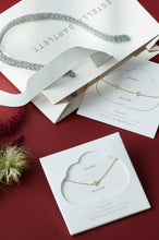 Load image into Gallery viewer, Mini Pearl Flower Bracelet