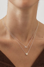 Load image into Gallery viewer, Double-Linked Flower Necklace