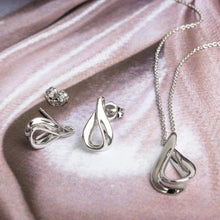 Load image into Gallery viewer, Kit Heath Serenity RP Midi 20" Necklace (Copy)