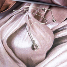 Load image into Gallery viewer, Kit Heath Serenity RP Dainty 18" Necklace