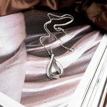 Load image into Gallery viewer, Kit Heath Serenity RP Grande 16-24" Slider Necklace