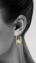 Load image into Gallery viewer, Bronze Oval Curve Pearl Ball Earring