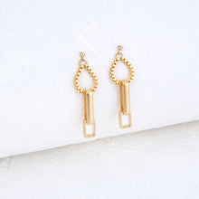 Load image into Gallery viewer, Fox earrings gold