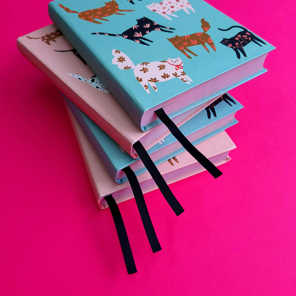 Ginger Pattern Dogs illustrated journal by Roger la Borde – view 5