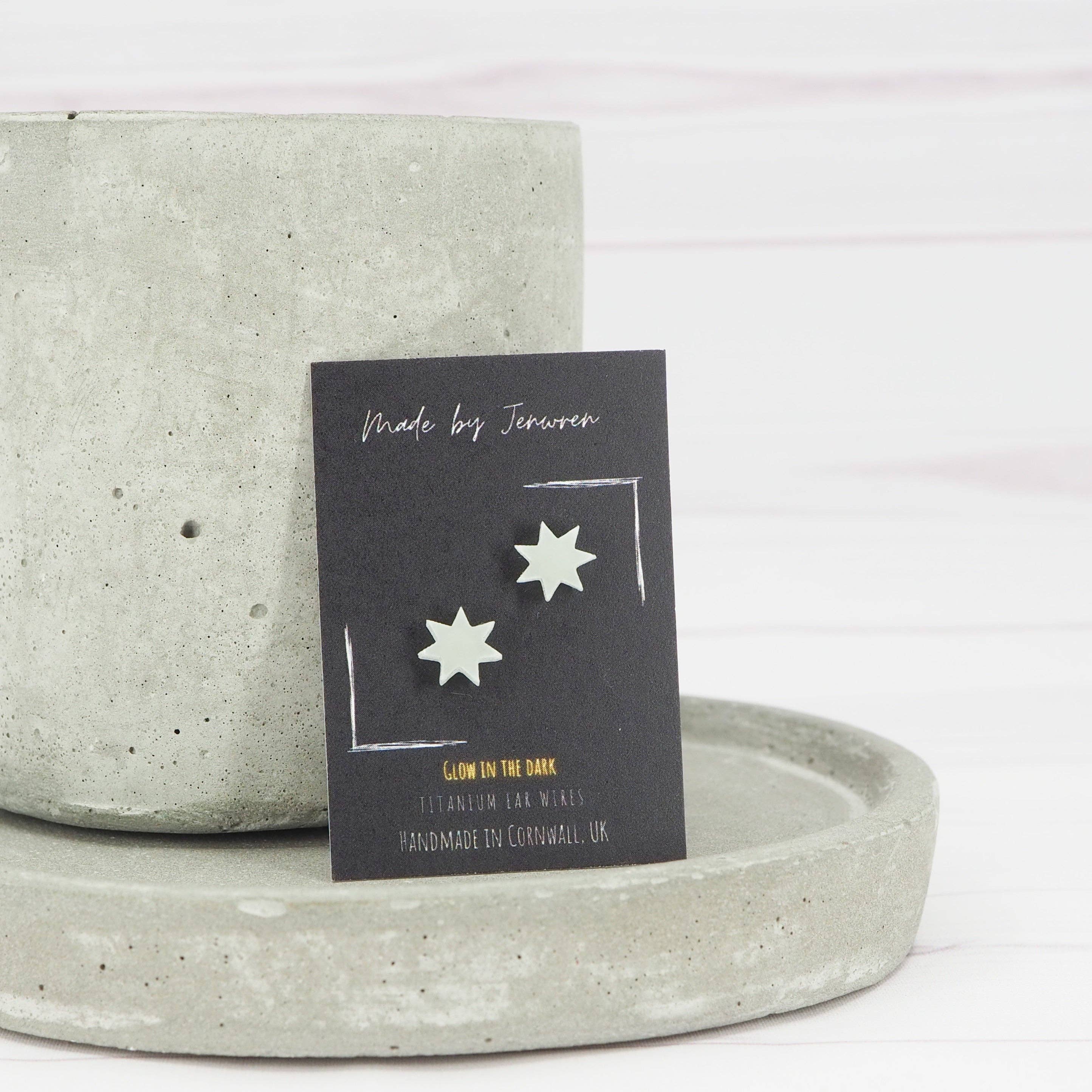 Glow in the dark 7 point star studs