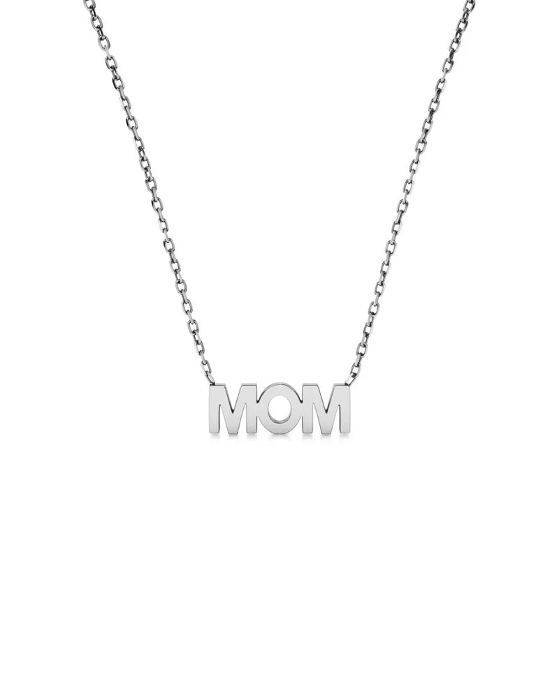 Model wearing Edblad Mom Necklace Steel