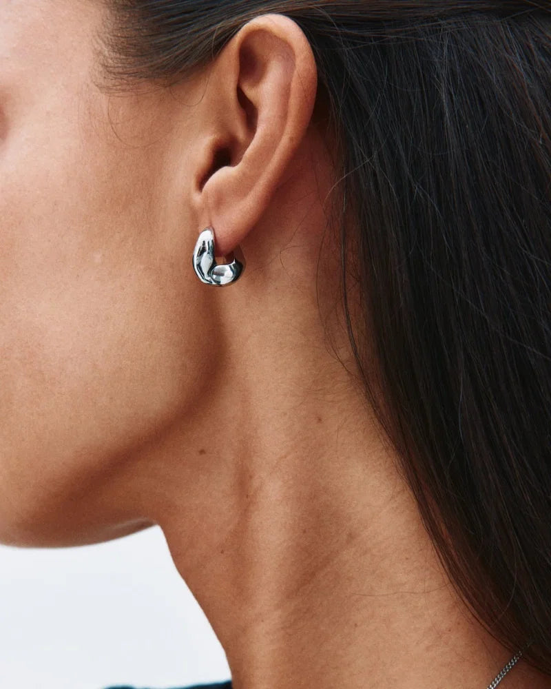 Close-up of Edblad Azura Hoops S Steel