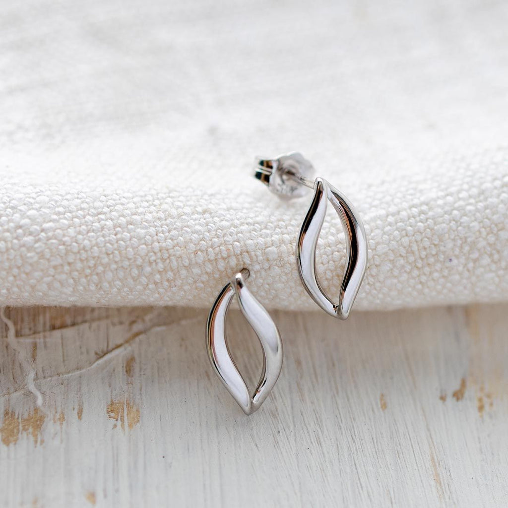 KH Entwine Twine Link Stud Earrings