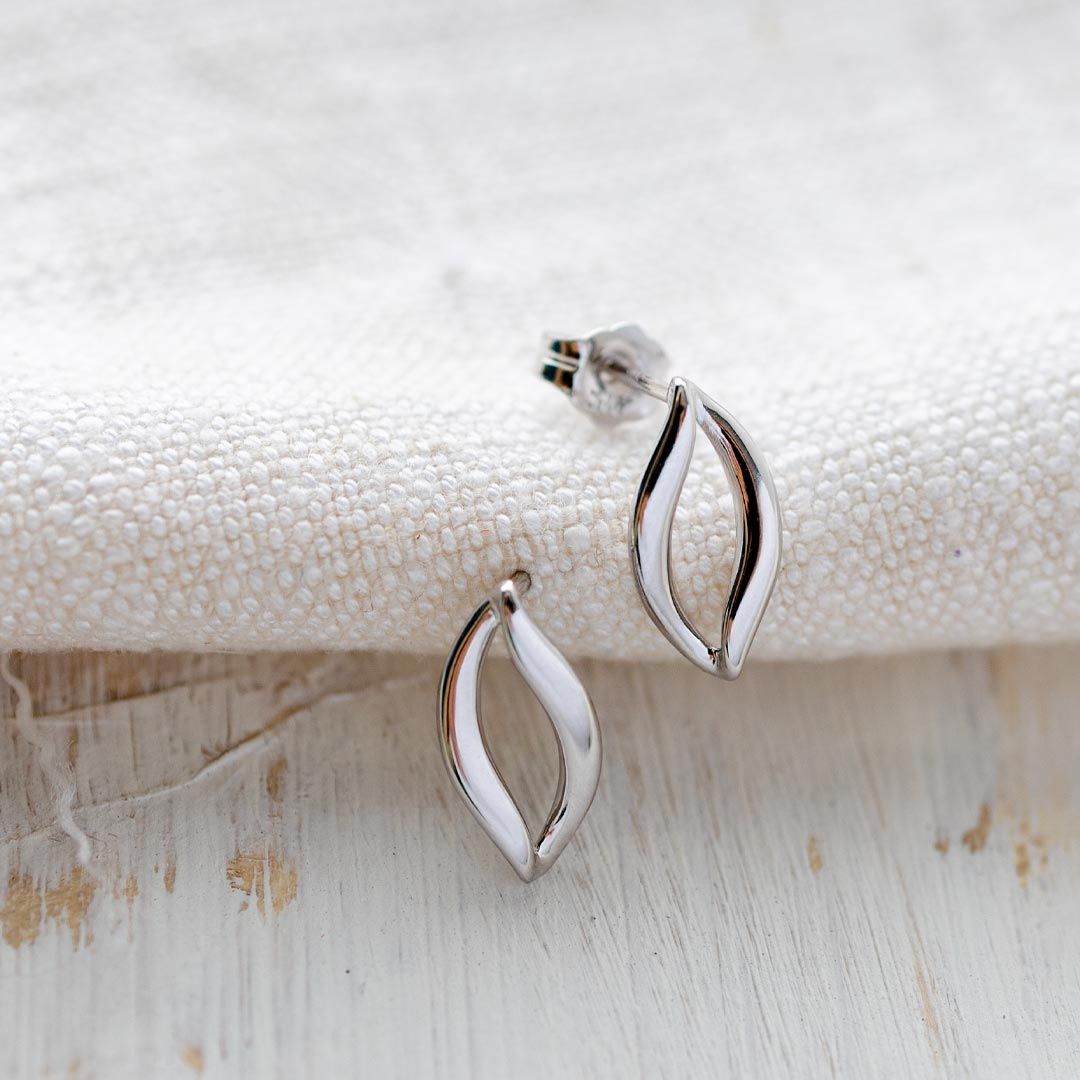 KH Entwine Twine Link Stud Earrings