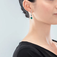 Load image into Gallery viewer, Sparkling Classic Update earrings
