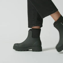 Load image into Gallery viewer, Tully Wellington Boot // Black
