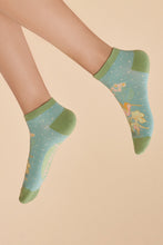 Load image into Gallery viewer, POWDER Ladies TRAINER SOCKS
