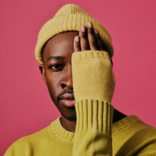 Load image into Gallery viewer, SHARD CASHMERE BEANIE HAT
