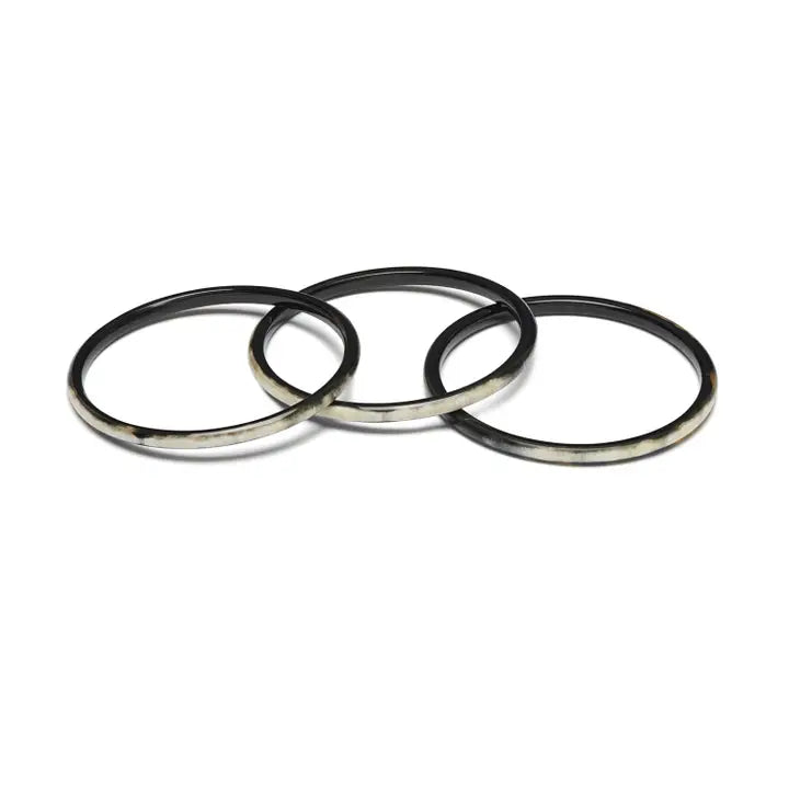 ZURI SLIM LACQUERED AND NATURAL HORN BANGLES