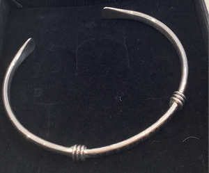 JB Heavy Oval Wire Silver Bangle