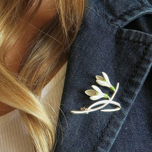Load image into Gallery viewer, Snowdrop White Flower Brooch
