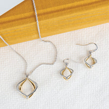 Load image into Gallery viewer, Alicia Golden Petite Necklace 18"
