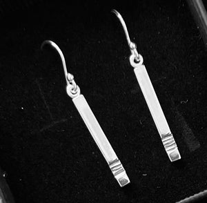 JB Silver short square wire drop earrings