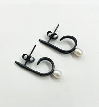 Load image into Gallery viewer, Oxidised /Sterling Silver,SEA PEARL earrings in various designs from Jennie Gill

