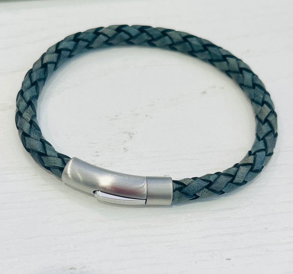 Leather Bracelet with Matte and polished Steel Clasp B552