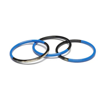 ZURI SLIM LACQUERED AND NATURAL HORN BANGLES