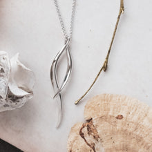 Load image into Gallery viewer, Kit Heath Entwine Twine Twist Large Necklace
