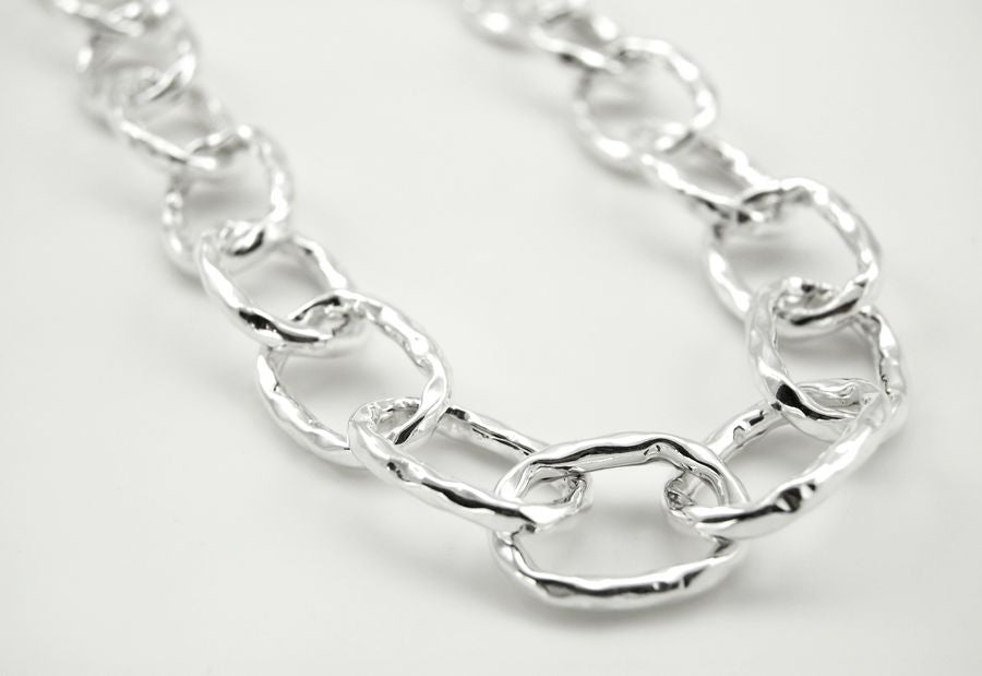 Solid Hammered Ovals Inline Necklace with T-Bar