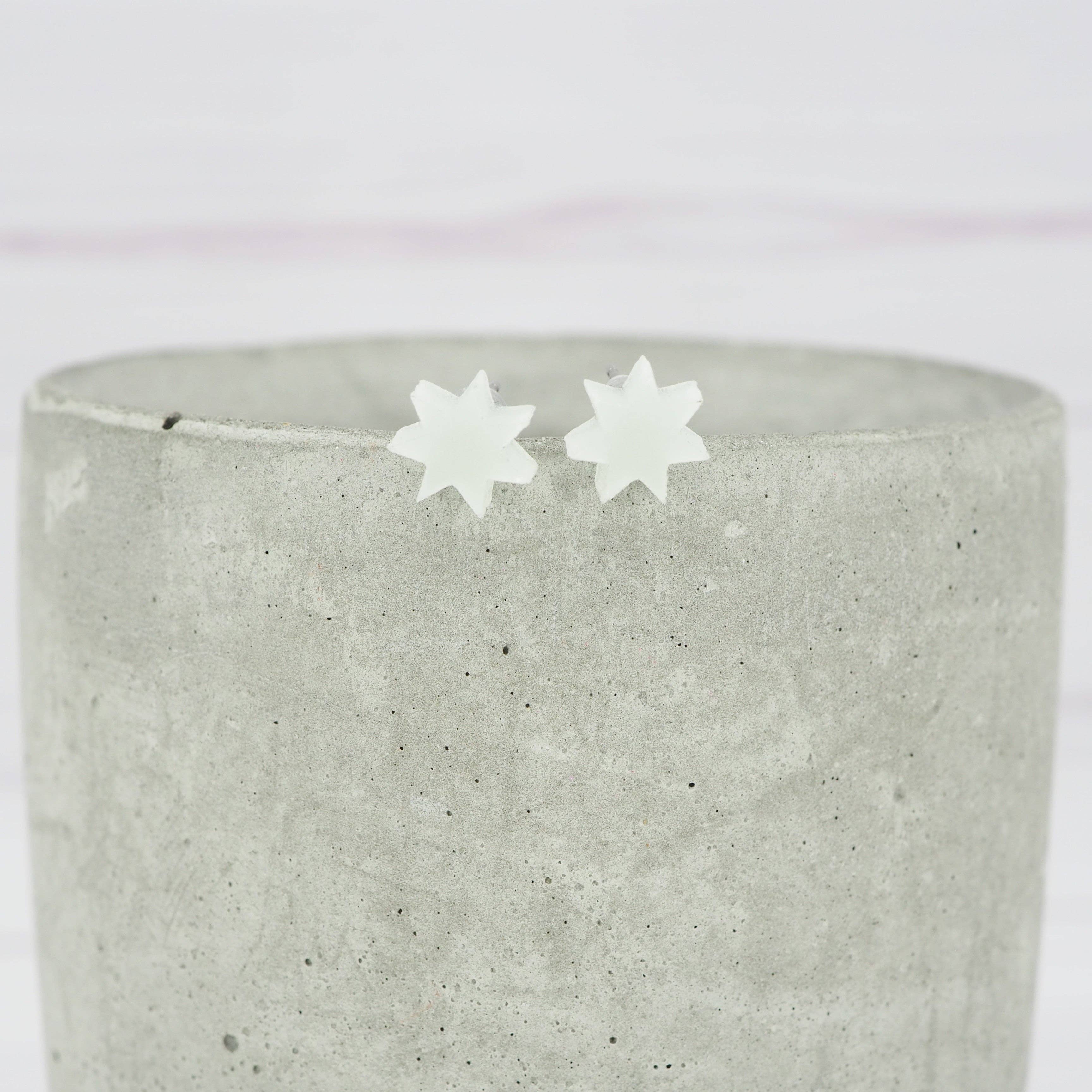 Glow in the dark 7 point star studs