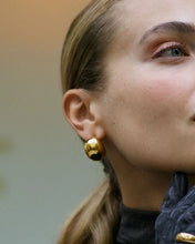 Load image into Gallery viewer, Bold Creoles (Large) Gold
