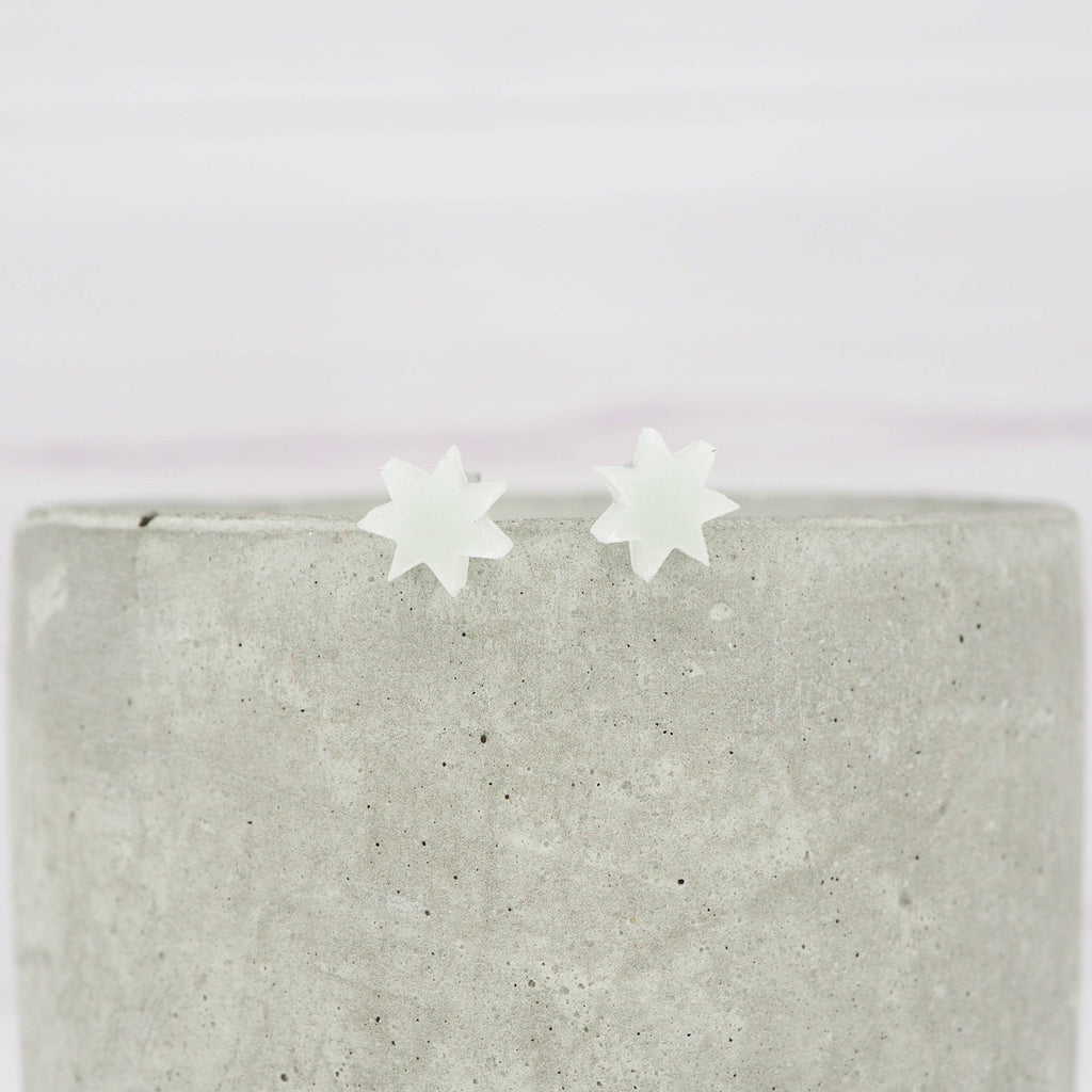 Glow in the dark 7 point star studs