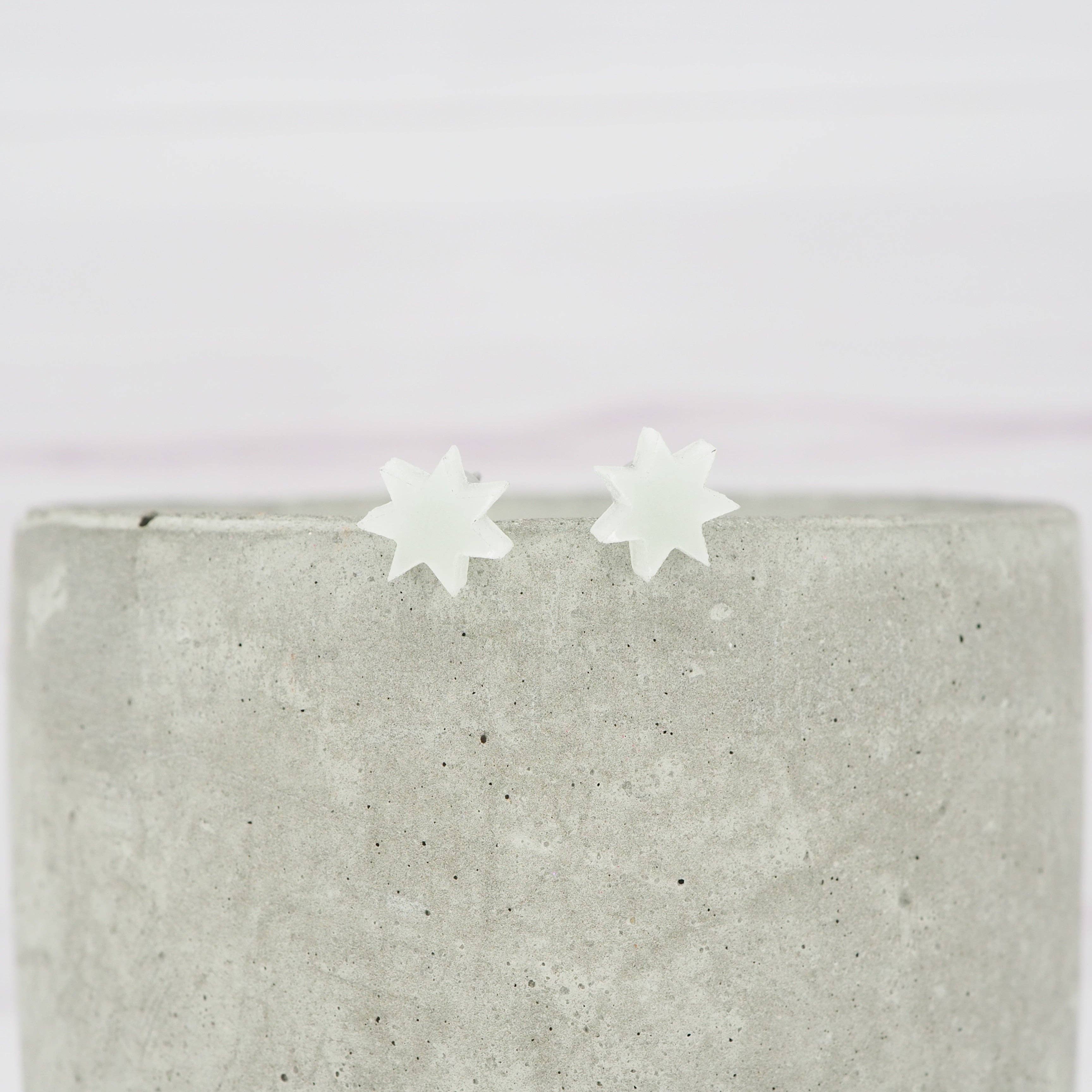 Glow in the dark 7 point star studs
