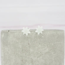 Load image into Gallery viewer, Glow in the dark 7 point star studs
