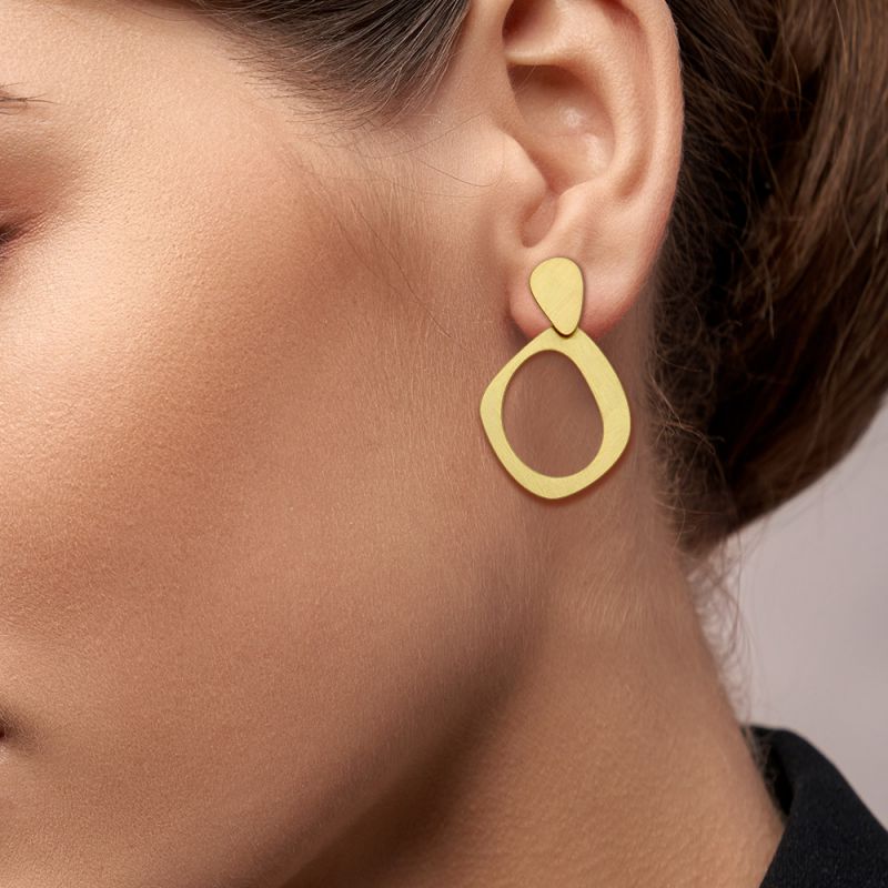 TOO MUCH SILVER/GOLD EARRING