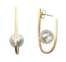 Load image into Gallery viewer, Bronze Oval Curve Pearl Ball Earring
