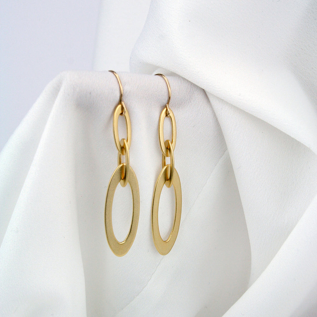 Ava Earrings Gold