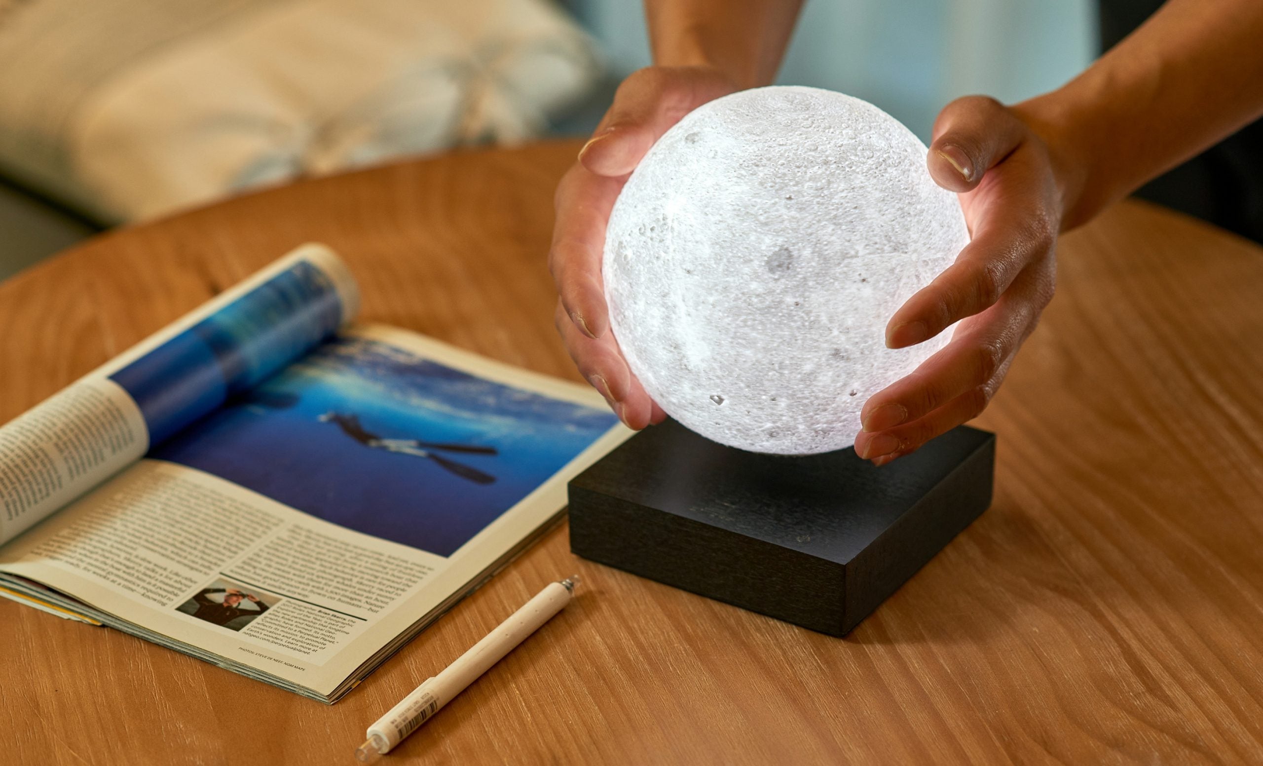 Moon Lamp -Smart Levitating - Gingko Design