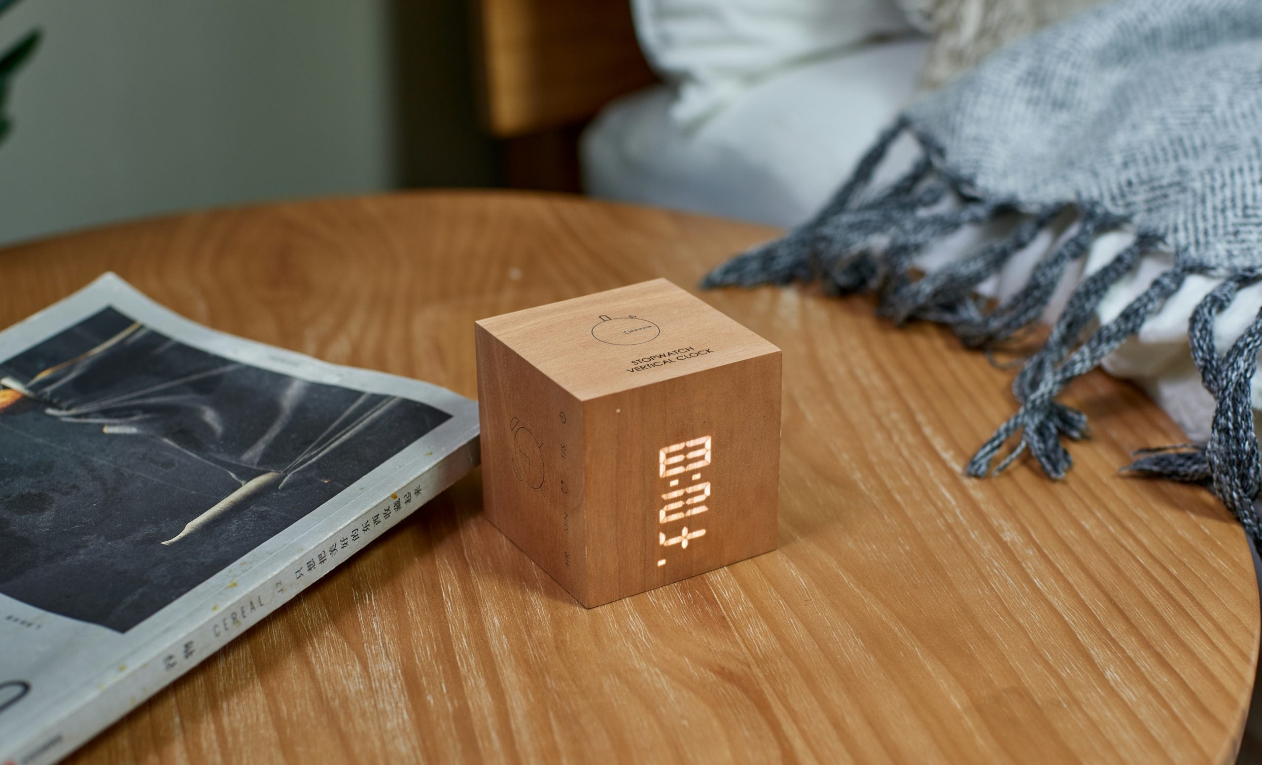 Cube plus clock