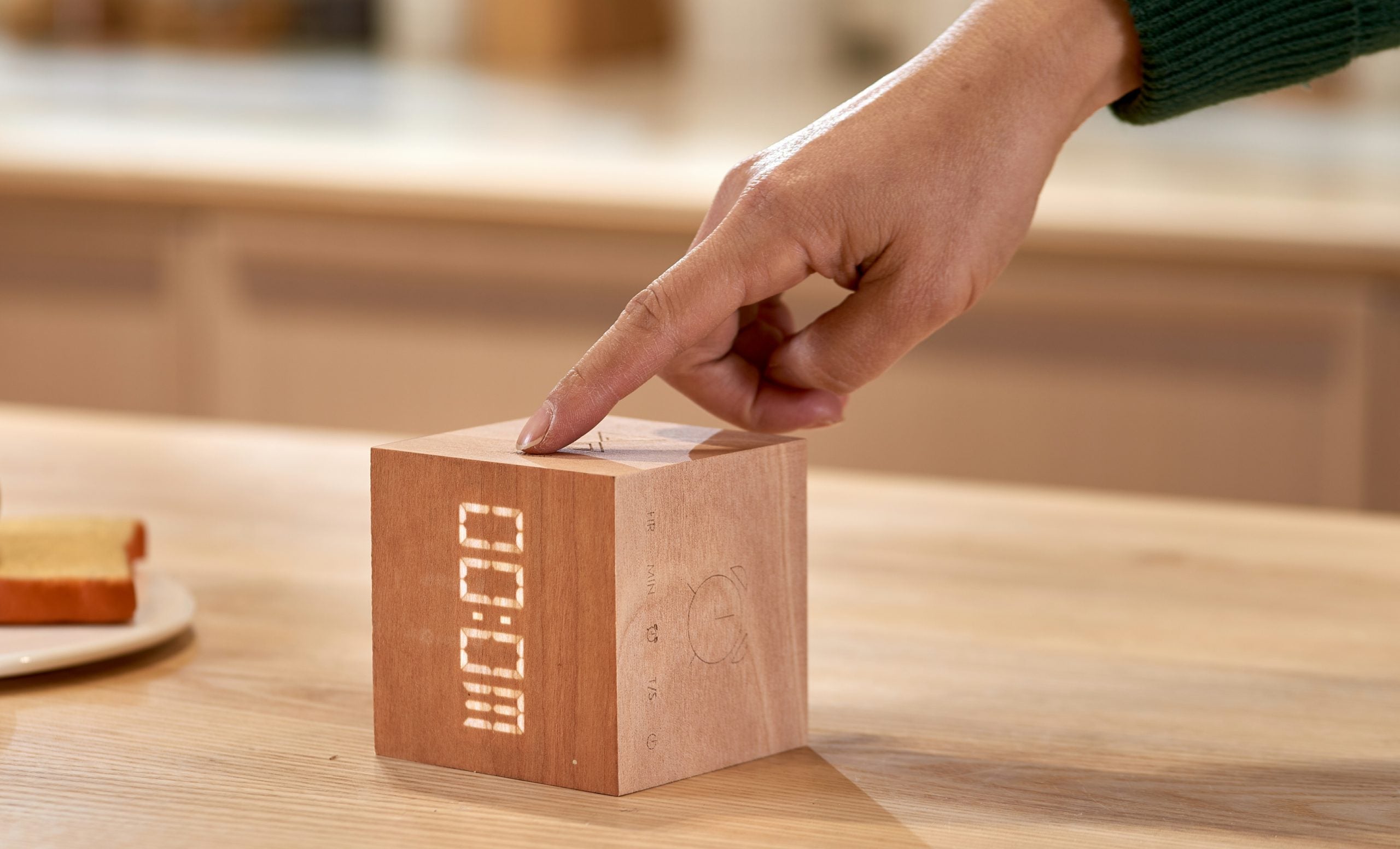 Cube plus clock