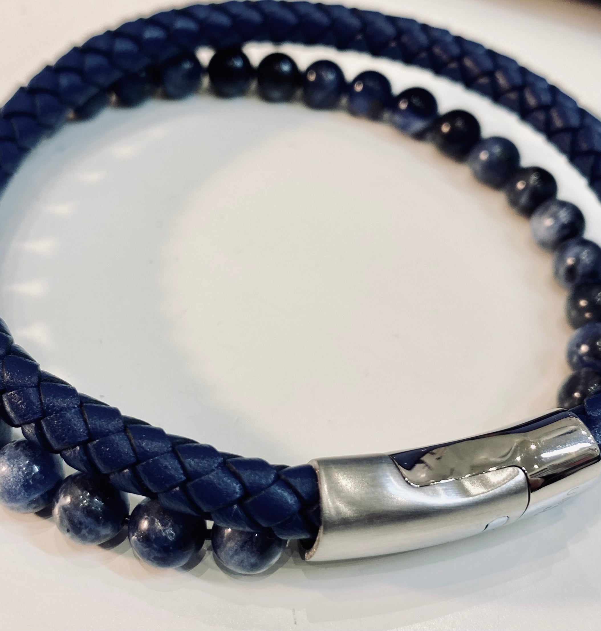 Leather Bracelet with beads and steel magnetic clasp b498