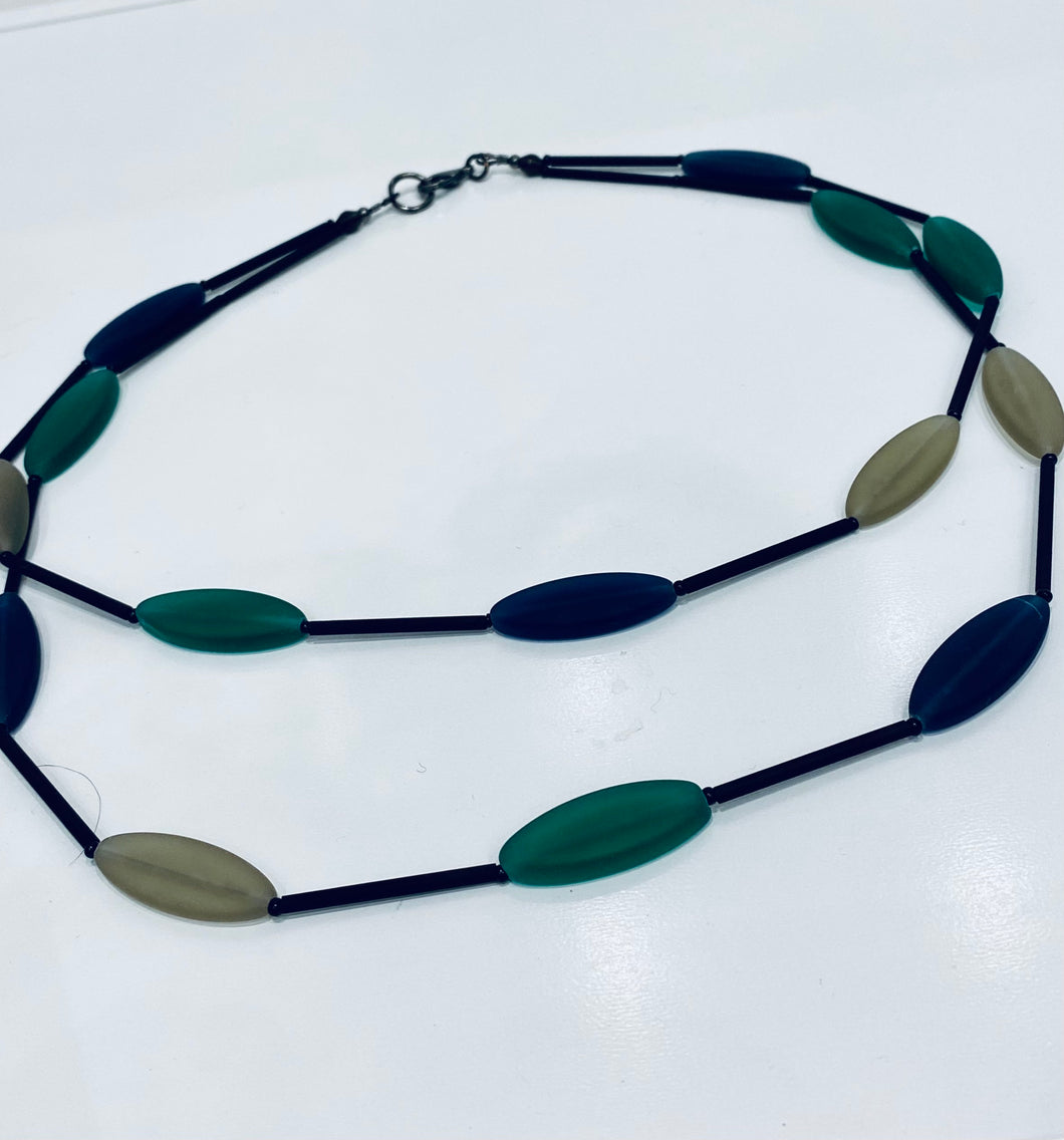 Murano glass Necklace oval beads short emerald and navy