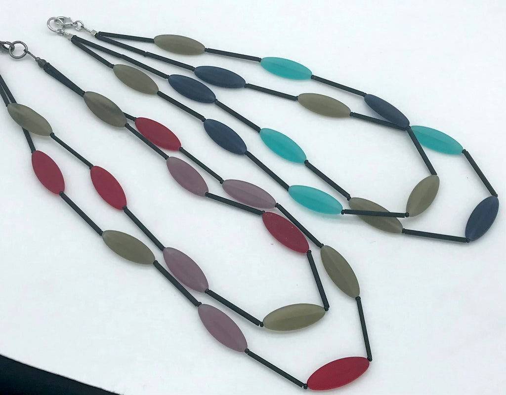 Murano glass Necklace oval beads short red, pink and grey