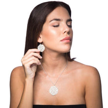 Load image into Gallery viewer, Hortensia Silver Pendant Earring
